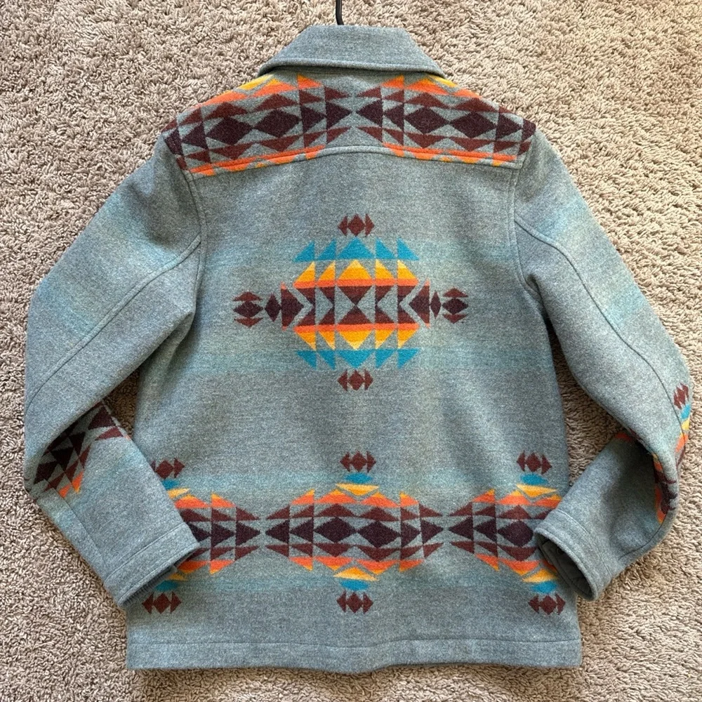 Pendleton Women’s Light Gray Wool Camp Jacket with Multicolor Aztec Accents - Picture 3 of 5